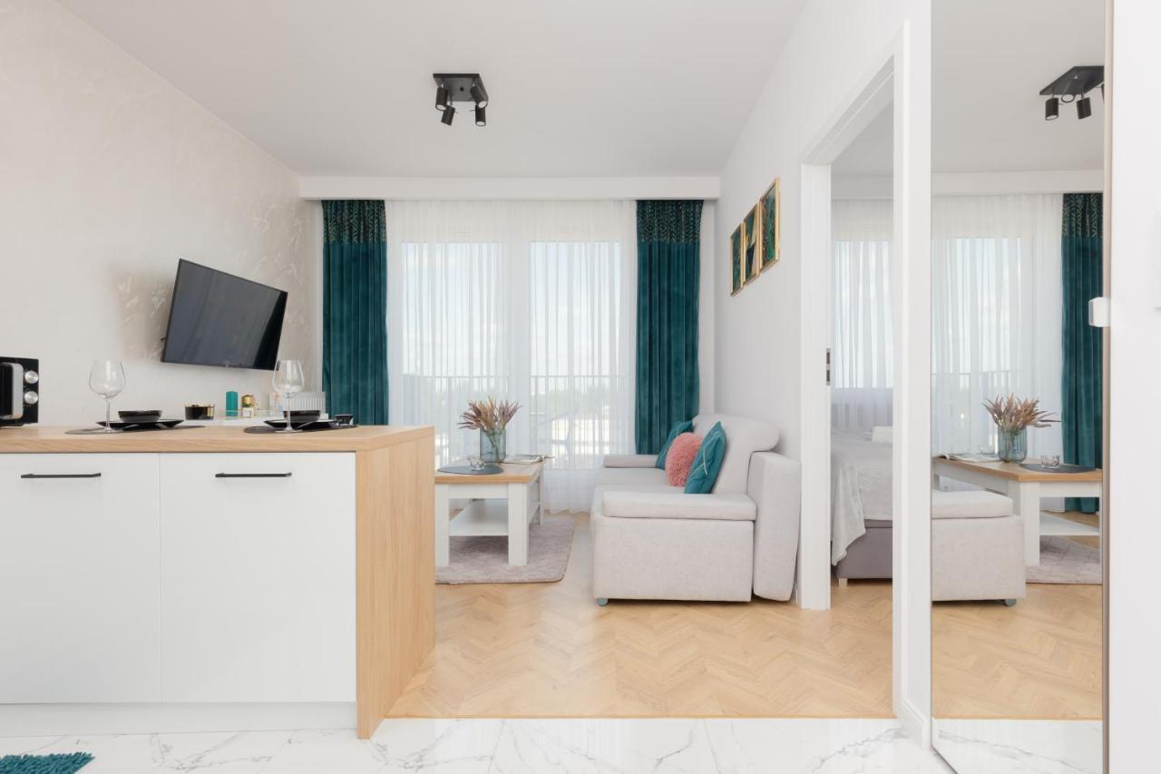 Warsaw Kotsisa Apartments With Parking By Noclegi Renters Luaran gambar