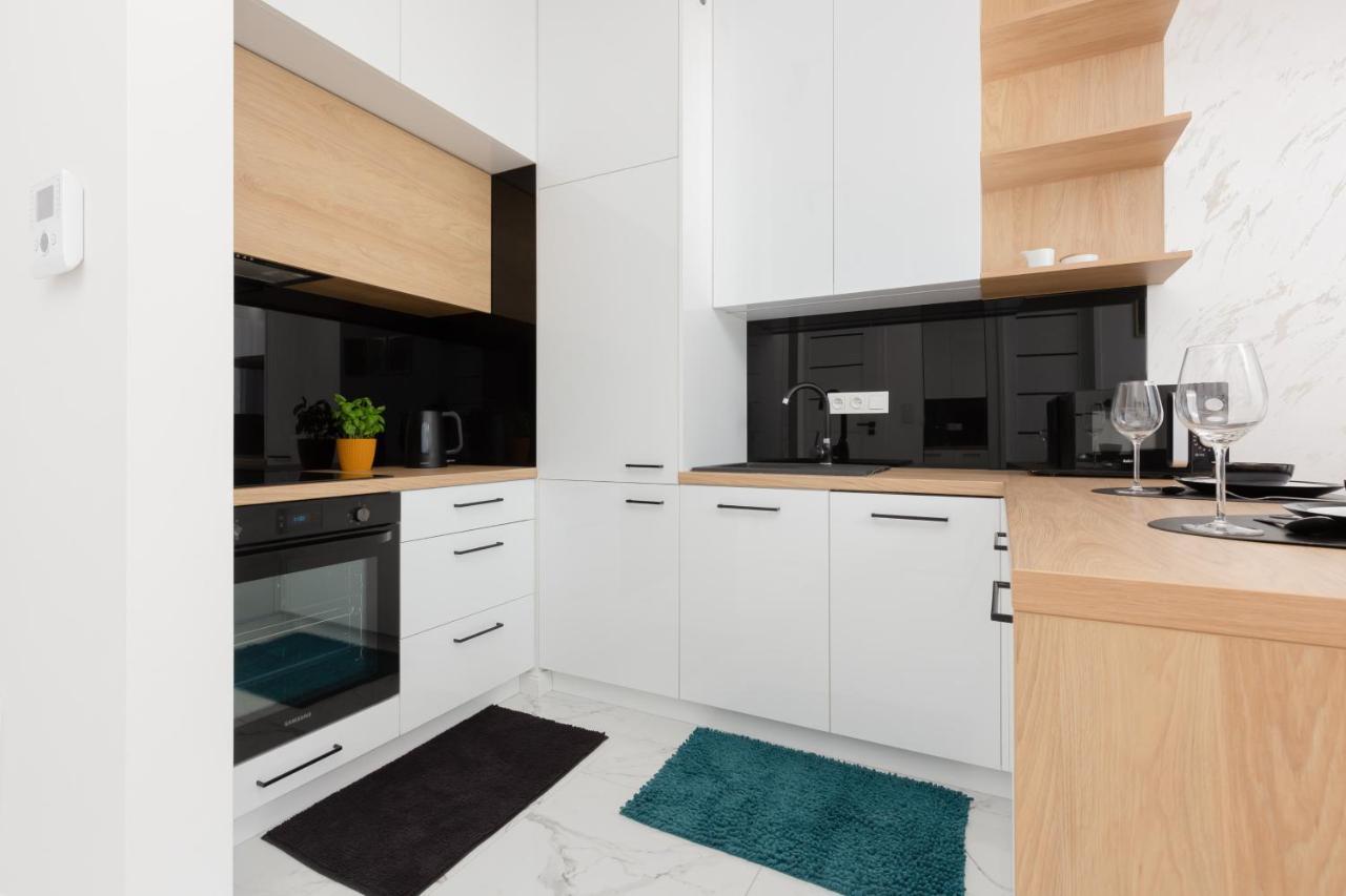 Warsaw Kotsisa Apartments With Parking By Noclegi Renters Luaran gambar