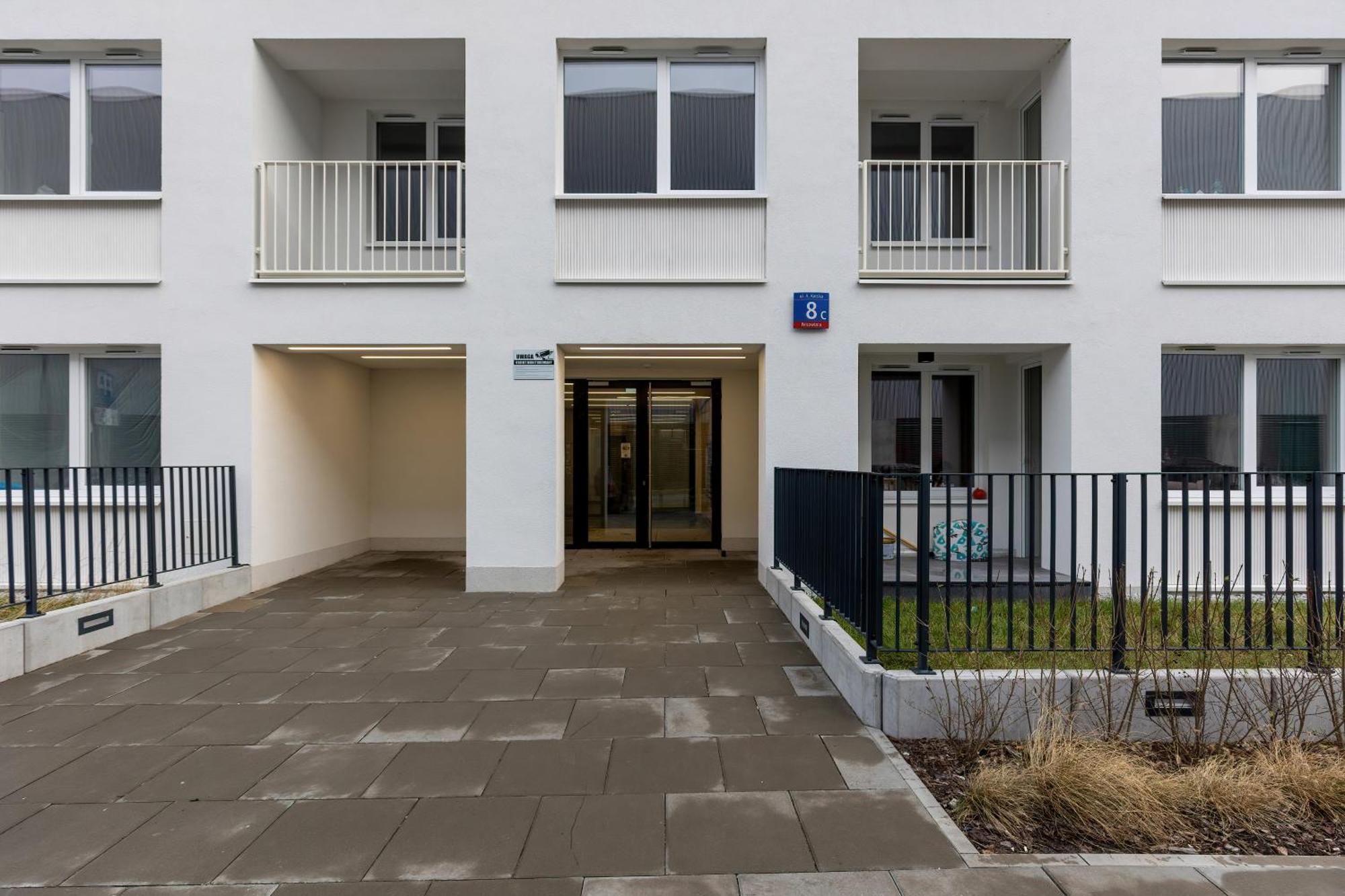 Warsaw Kotsisa Apartments With Parking By Noclegi Renters Luaran gambar