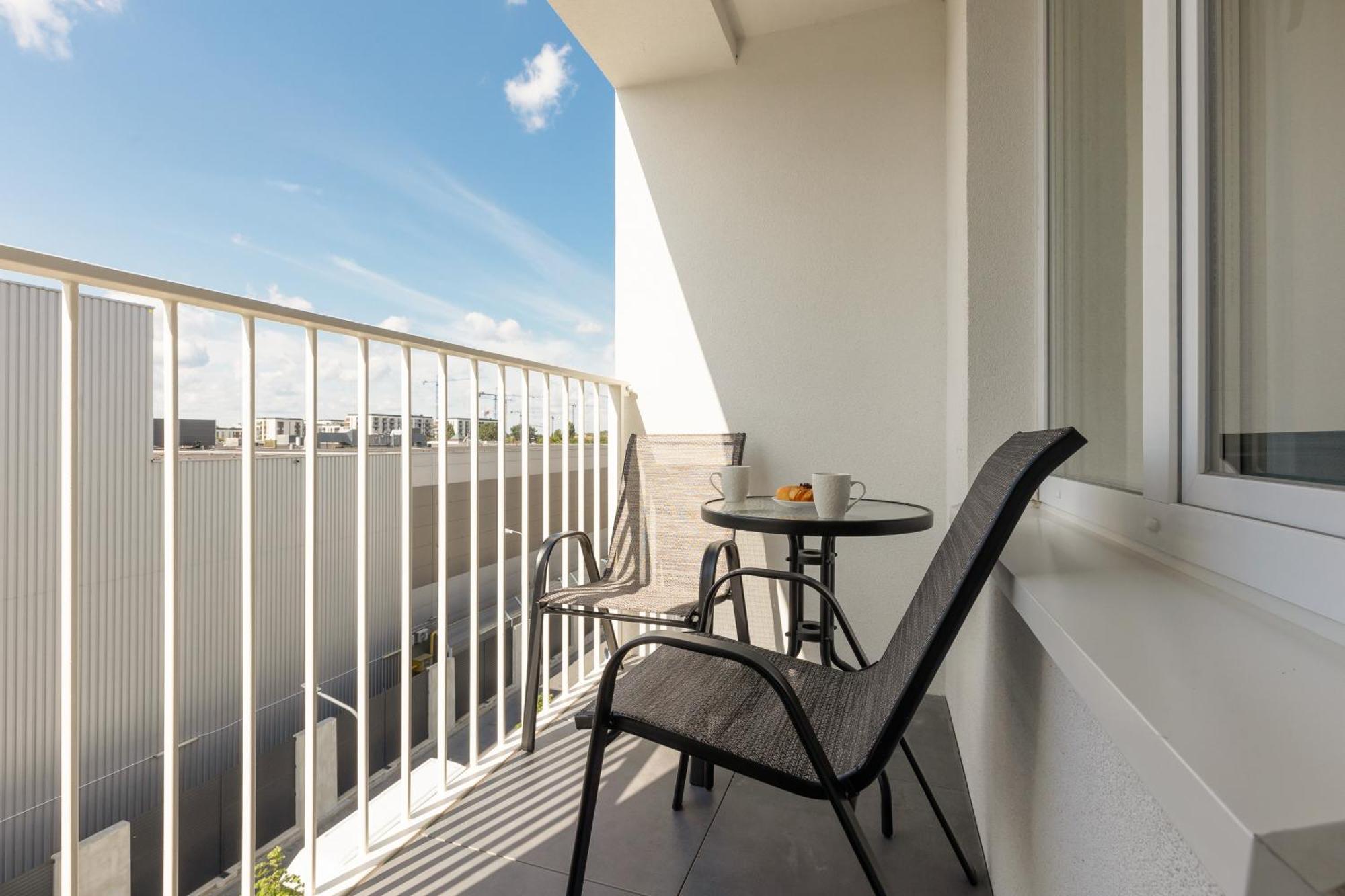 Warsaw Kotsisa Apartments With Parking By Noclegi Renters Luaran gambar